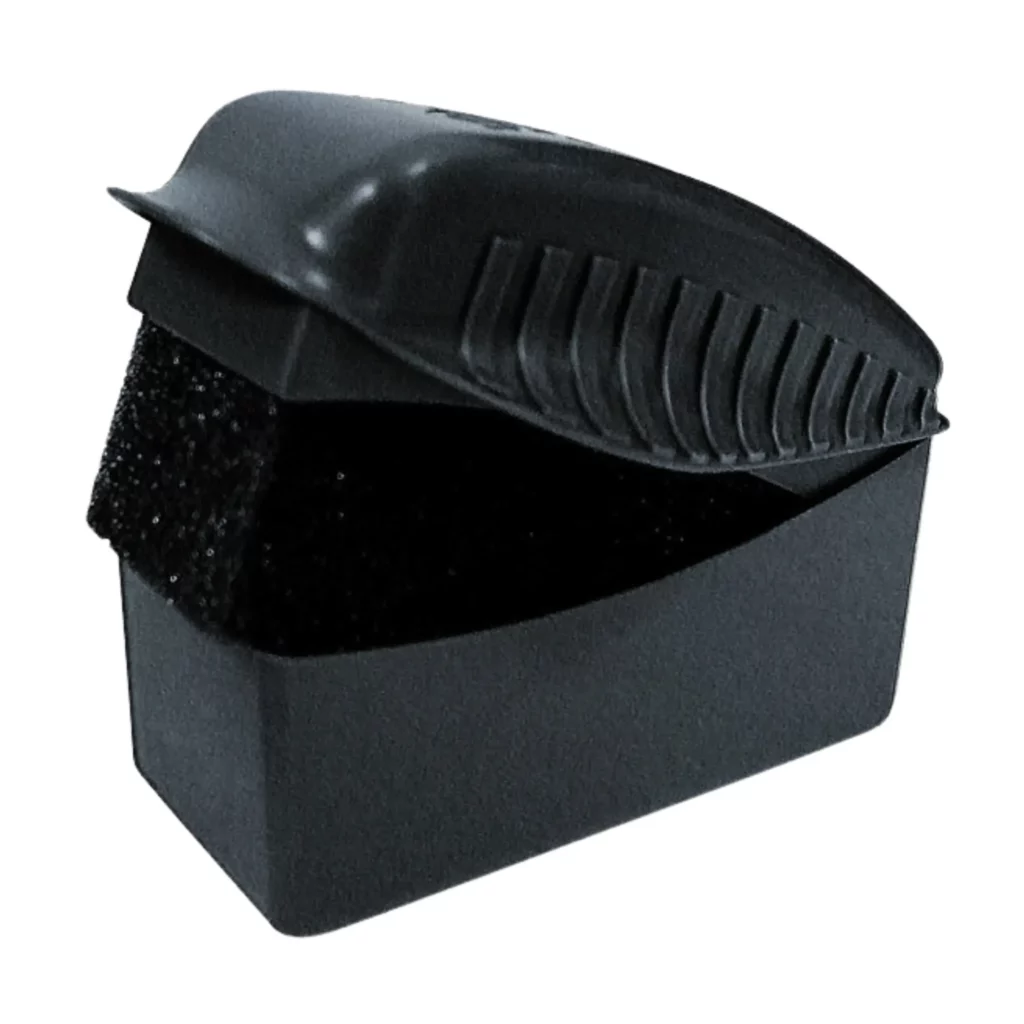 Applicateur ergonomique noir avec mousse pour brillant pneus.