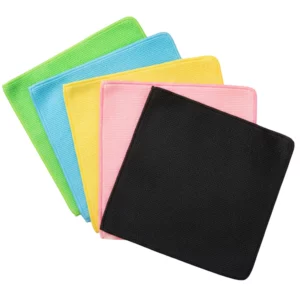 Lot de cinq microfibres de couleurs différentes (vert, jaune, orange, rose, noir).