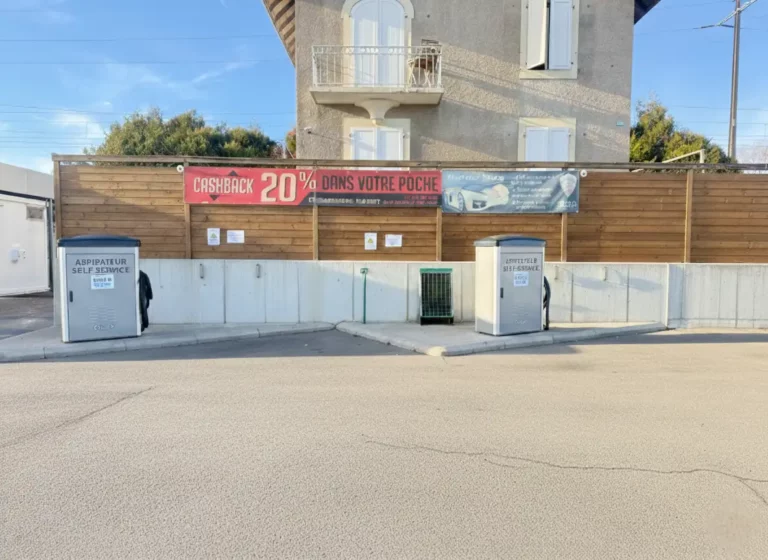 Zone d'aspiration haute puissance pour nettoyage intérieur de voiture à Tolochenaz, idéal pour les automobilistes de Préverenges, Saint-Prex et Denens.