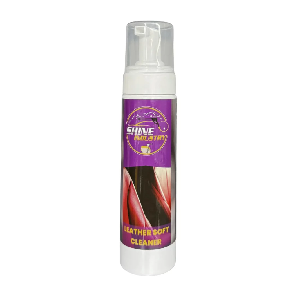 Nettoyant cuir efficace Shine Industry pour habitacle auto.